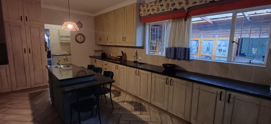 To Let 5 Bedroom Property for Rent in La Provance Free State